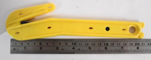 All Purpose Hook Knife Cuts Twine Straps String Shrink-wrap Ribbon Foam