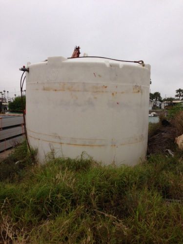6,000 gallon Sii poly tank