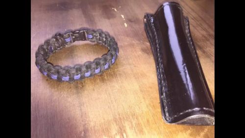 HI HIGH GLOSS FLASHLIGHT MINI MAG MAGLITE HOLDER CASE And Blue Line Paracord