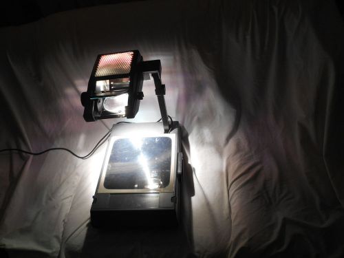 3M 2000 Portable Overhead Projector, Fully tested.