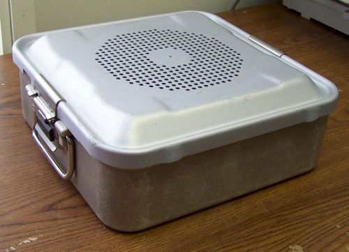AESCULAP STERILIZING TRAY WITH LOCKING LID