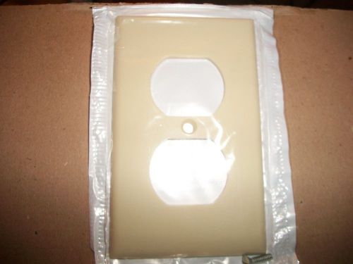 Leviton 630-86003 Receptacle Wall Plate Thermoplastic ivory 262B Cover BARGAIN !