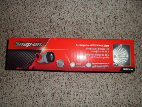 New Snap ON 300 Lumen Rechargeable 18V LED Dual Work Light