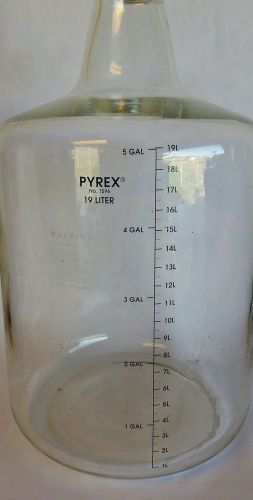 Pyrex 19L Solution Carboy with Tooled Neck and Graduations