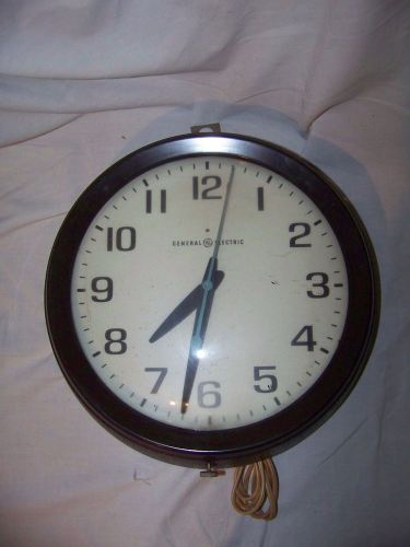 Vintage General Electric 2008A Wall Clock Works! USA