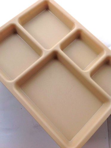 Cambro 1411CW133 Tray-on-Tray Meal Delivery Restaurant 5-Compartment, Beige Set