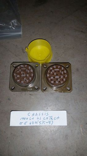 2 UNUSED BURNDY 21 CONTACT CHASSIS MOUNT MIL SPEC CIRCULAR CONNECTORS