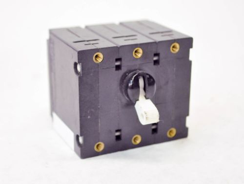 Carlingswitch BB3-X0-01-903-111-D Circuit Breaker 250V 3 Pole