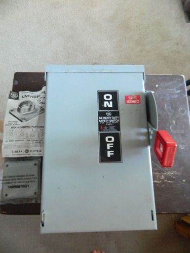GE HEAVY DUTY SAFETY SWITCH BOX 30 AMP 600 V.AC 250 V.DC S6752