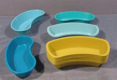 Lot Of 26 Plastic Kidney Dishes Blue &amp; Yellow