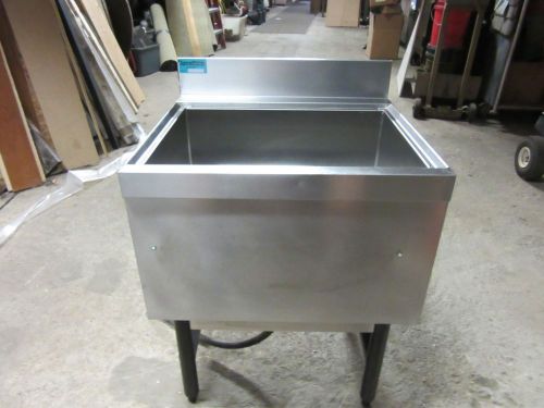 Ice Bin With 14 Port Cold Plate By Supreme Metal 21 X 24 w/legs   (16-077-275-B)