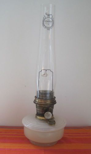 ANTIQUE VINTAGE ALADDIN OIL LAMP LANTERN BEAUTIFUL