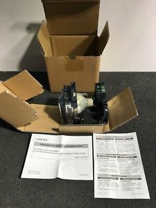 Genuine CHRISTIE DHD700 Projector Replacement Lamp 003-120504-01