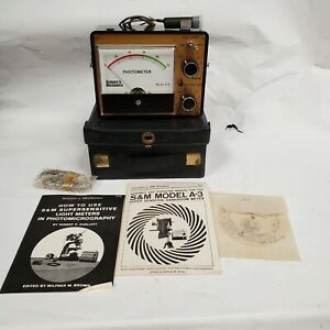 SCIENCE &amp; MECHANICS PHOTOMETER MODEL A-3 IN CASE