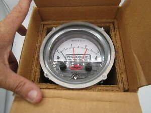 Dwyer Photohelic Pressure Switch / Gauge 3003C NEW Open Box