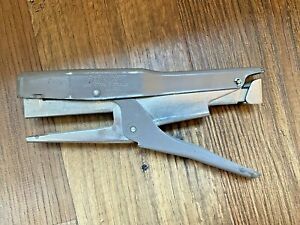 Vintage Bostitch B8 Plier Stapler Uses STCR2115 Staples Japan