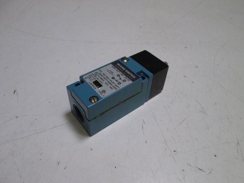 MICROSWITCH LIMIT SWITCH LSB5A *NEW OUT OF BOX*