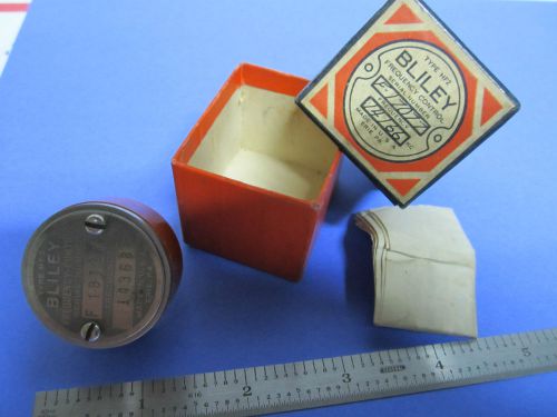 BLILEY WWII QUARTZ CRYSTAL FREQUENCY HF2 14368 KC WITH BOX different frequency