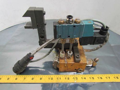 ITW Dynatec 7024 Twin Adhesive Glue Head Assembly 3-1/2&#034; Spacing Heater &amp; Valve