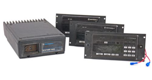 Motorola Systems 9000 HLN1185B-1 Automotive PA Amplifier +3x Radio Control Heads
