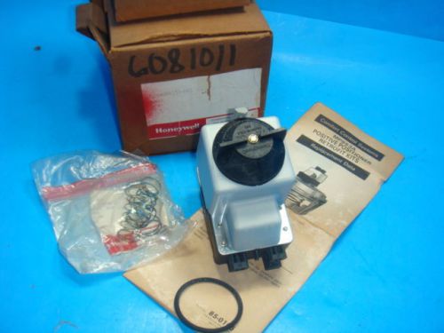 NEW HONEYWELL POSITIVE POSITIONER RETROFIT KIT 14004139-001, MP953A NEW IN BOX