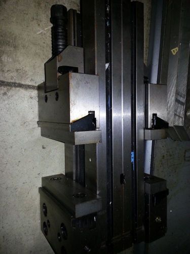 Cnc machine double vise great condition horizontal for sale