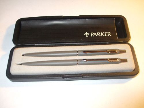 Vintage Parker Gray Pen and Mechanical Pencil Set with Case Look Never Used
