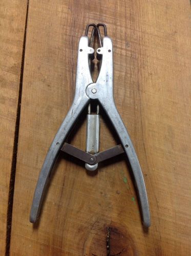 VINTAGE 1940s ELASTRATOR ANIMAL CASTRATION DOCKING VETERINARY TOOL CATTLE GOATS