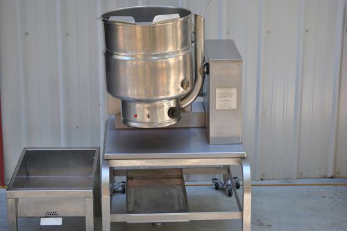 GROEN TDH/40 NATURAL GAS 40qt TILTING KETTLE