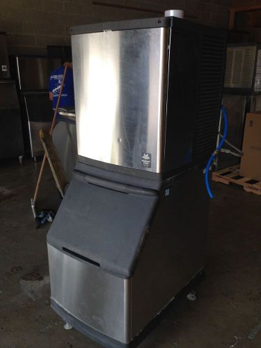 Super nicely used manitowoc 800 lb flake nugget ice machine &amp; bin (qf0807w) for sale