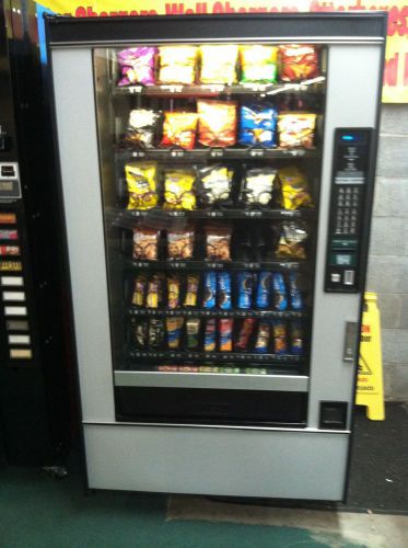 National 147 Snack Vending Machine