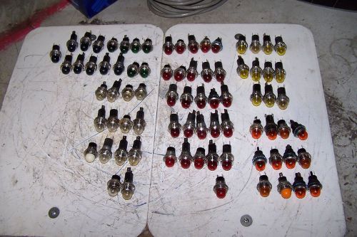 (77) GREEN YELLOW AMBER AND CLEAR INDICATOR LIGHTS 2 BLADE LOT OF 77