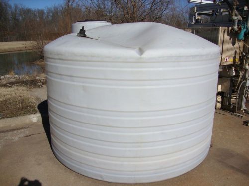 SNYDER INDUSTRIES 1500 GALLON POLY TANK