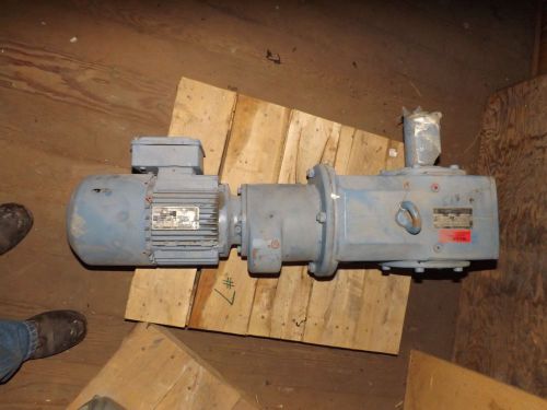 SEW EURODRIVE MOTOR WITH GEAR REDUCER 27:6 RATIO IN/OUT 1720/6 RPM 2 HP