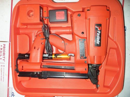 &#034;mint&#034; paslode im200-s16 cordless utility stapler, 3/4&#034; to 2&#034; #900078 for sale