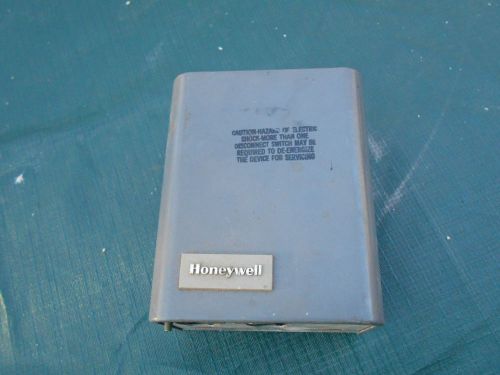 1 New Old Stock Honeywell RA89A Switching Relay  Free Shipping