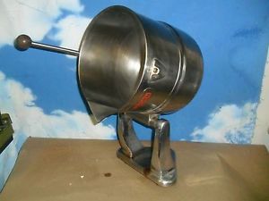 Groen Tilt Pour steam kettle  20 QT quart tilt model TDC 290