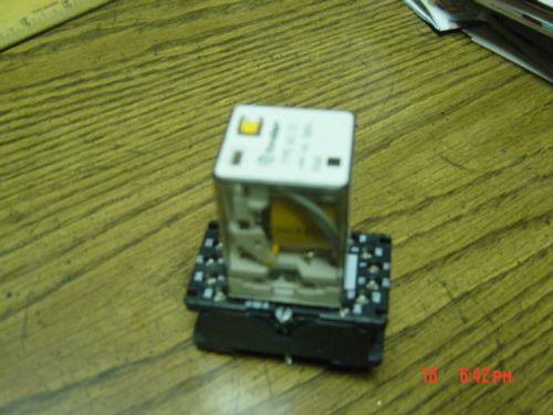 FINDER TYPE 60.13 RELAY 10A 250V 11-Pin-RELAY WITH MOUNT