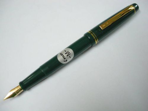 Green Body Pilot 78G Fountain pen medium nib pen w/ Ink converter(Japan)