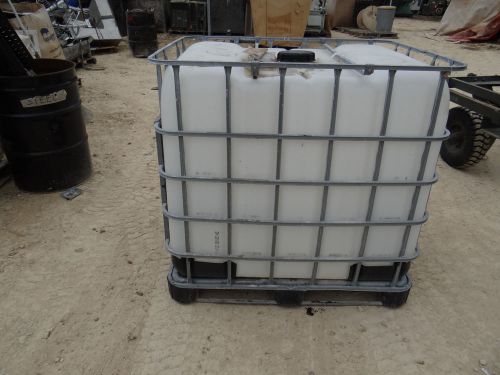 330 GALPOTABLE WATER STORAGE TANK WITH PALLET AND CAGE INDUSTRIAL
