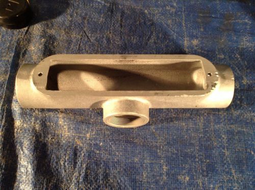 Cooper Crouse-Hinds BT6-2NPT Iron T Condulet