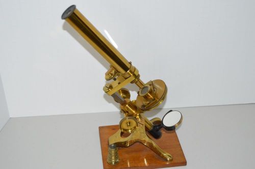 Beauriful brass Microscope in the Crouch style