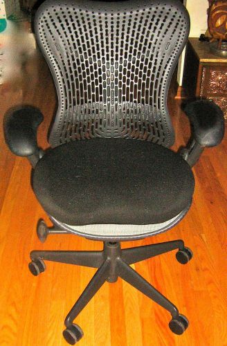Herman Miller Mirra Chair Graphite Black Aeron Seat Damaged L.A,Calif.