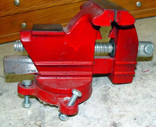 Vintage columbian 1035 bench vise 3 1/2&#034; jaws with swivel base and pipe jaws for sale