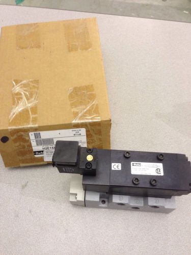 NEW IN BOX PARKER 3/8&#034; 2 POSITION 120VAC SOLENOID VALVE AND BASE H2E15BBL53B