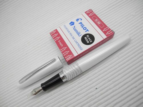 Pilot Mid-Range 2 Fine nib Fountain pen with/20 converter&amp;original box (Pearl)