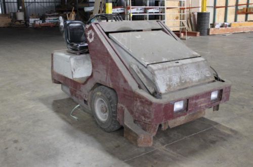 Power boss armadillo ride on industrial floor scrubber sweeper lp 8xv 2600hrs for sale