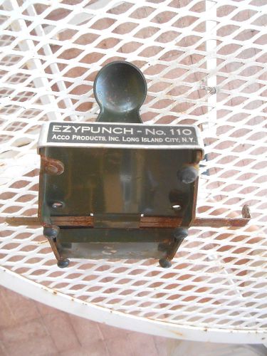 VTG EZY-PUNCH NO 110 METAL WITH PAPER GUIDE 2 3/4&#034; HOLES OFFICE DESK SUPPLIES