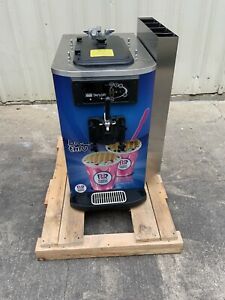 2013 Taylor C709-33 Soft Serve Frozen ice cream machine freezer air cooled