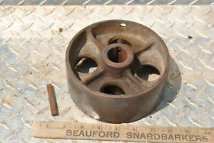 IHC International Famous Titan Tom Thumb 1 HP Hit Miss Gas Engine Belt Pulley